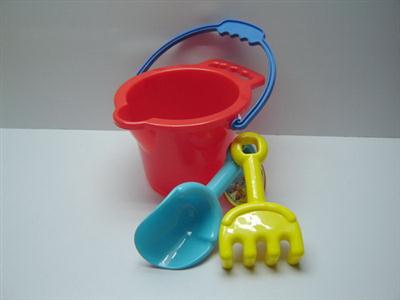 Portable beach bucket