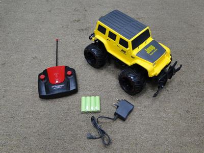 1:12 Jeep Quartet off the road