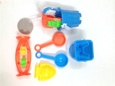 5 pieces of beach toys