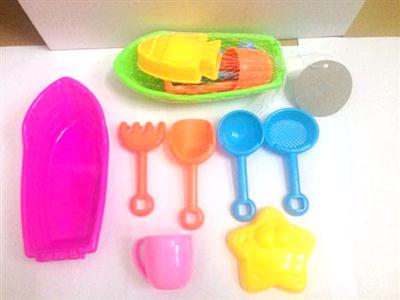 7 pieces of beach toys