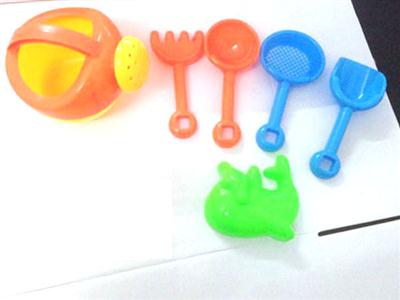 6 pieces of beach toys