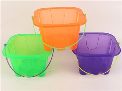 Transparent square beach bucket