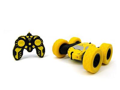 2.4G double-sided rolling remote control stunt car. flash remote control (power pack)